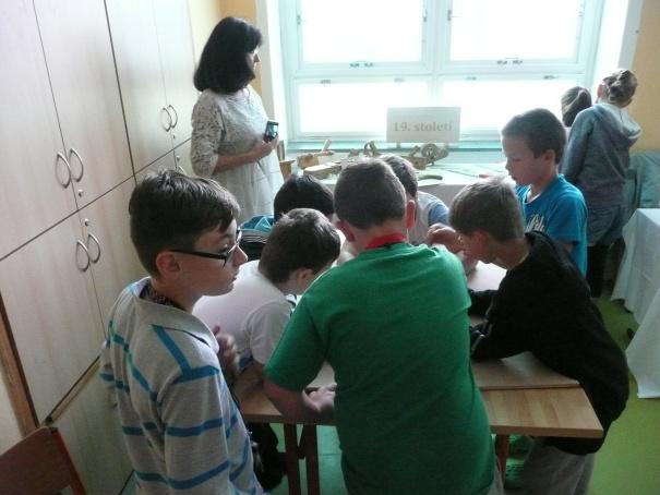 DEN ŘEMESEL NA ZŠ DUKELSKÁ DEN ŘEMESEL NA ZŠ DUKELSKÁ