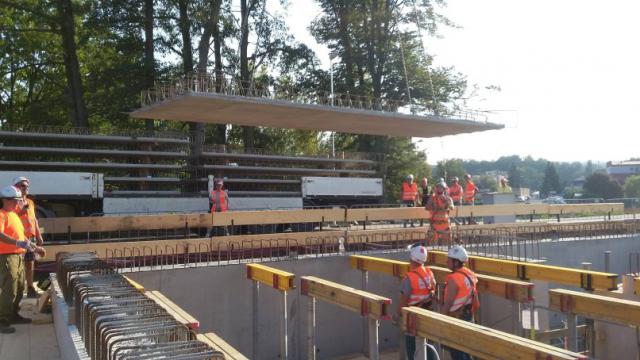 EXKURZE NA STAVBU ZA TÉMĚŘ 6 MILIARD KORUN EXKURZE NA STAVBU ZA TÉMĚŘ 6 MILIARD KORUN