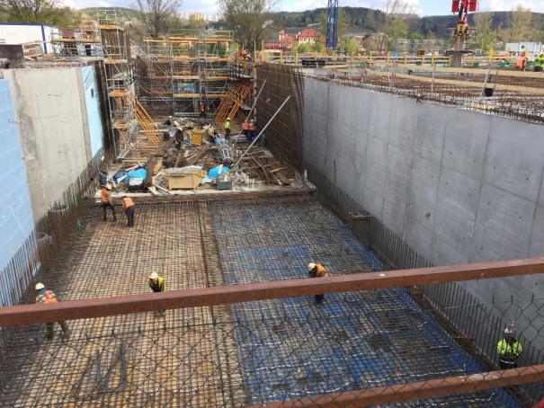 EXKURZE NA STAVBU ZA TÉMĚŘ 6 MILIARD KORUN EXKURZE NA STAVBU ZA TÉMĚŘ 6 MILIARD KORUN