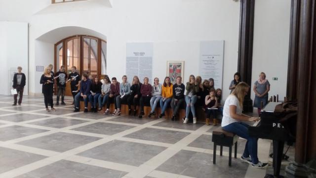 ZA INSPIRACÍ DO ČESKÉHO KRUMLOVA A NA HLUBOKOU ZA INSPIRACÍ DO ČESKÉHO KRUMLOVA A NA HLUBOKOU