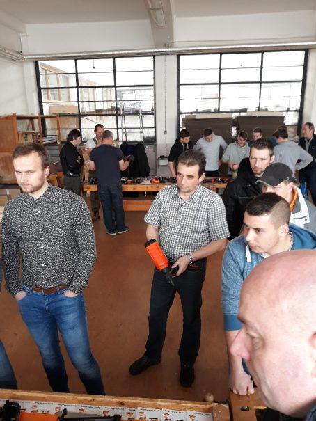 Prezentace pneu nářadí Prezentace pneu nářadí