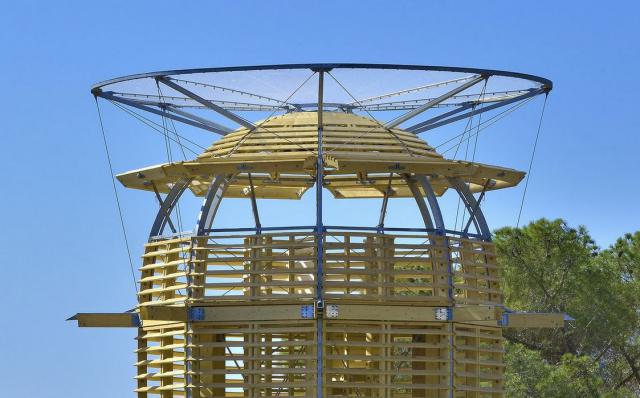 ESTER TOWER – DŘEVĚNÁ ROZHLEDNA V „KAMENNÉM“ MĚSTĚ PŘEDSTAVENA NA NAŠÍ ŠKOLE ESTER TOWER – DŘEVĚNÁ ROZHLEDNA V „KAMENNÉM“ MĚSTĚ PŘEDSTAVENA NA NAŠÍ ŠKOLE