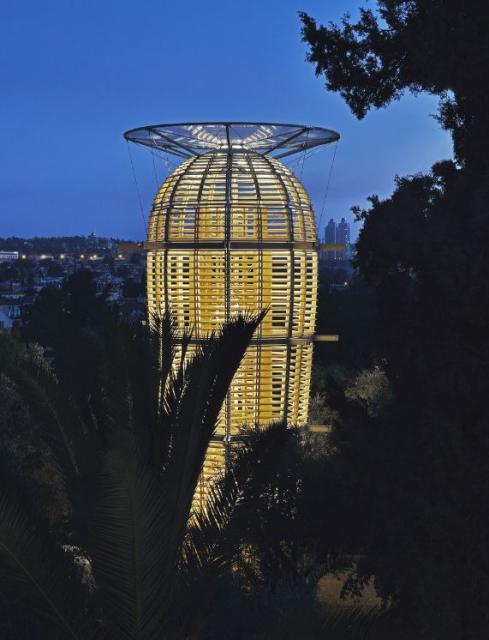ESTER TOWER – DŘEVĚNÁ ROZHLEDNA V „KAMENNÉM“ MĚSTĚ PŘEDSTAVENA NA NAŠÍ ŠKOLE ESTER TOWER – DŘEVĚNÁ ROZHLEDNA V „KAMENNÉM“ MĚSTĚ PŘEDSTAVENA NA NAŠÍ ŠKOLE