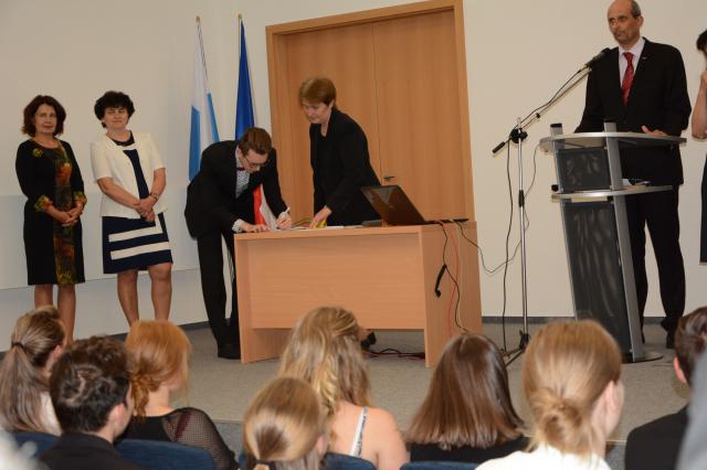 TEČKA ZA STUDIEM TEČKA ZA STUDIEM
