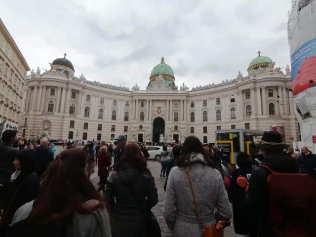 VÍDEŇ NENÍ JEN SACHR A KÁVA VÍDEŇ NENÍ JEN SACHR A KÁVA