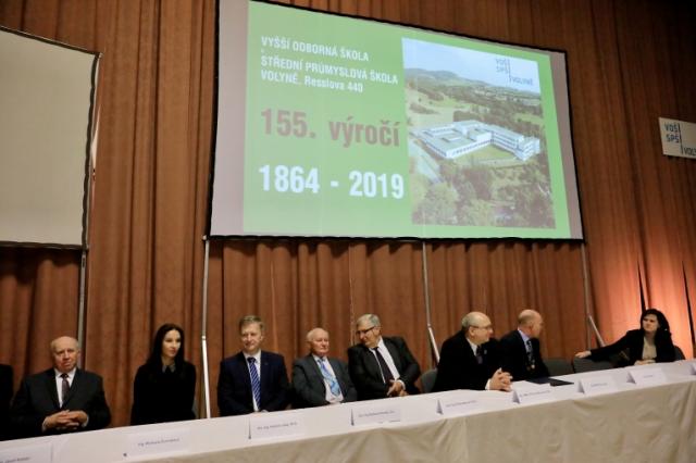 JEDNOU PRŮMYSLOVÁKEM, NAVŽDY PRŮMYSLOVÁKEM JEDNOU PRŮMYSLOVÁKEM, NAVŽDY PRŮMYSLOVÁKEM