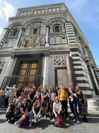 ITALSKÉ STŘÍPKY - MINIREPORTÁŽ Z EXKURZE DO ITÁLIE 1.DÍL ITALSKÉ STŘÍPKY - MINIREPORTÁŽ Z EXKURZE DO ITÁLIE 1.DÍL