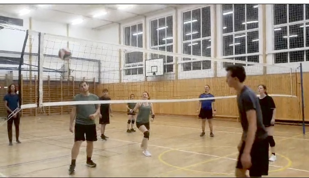 OHLÉDNUTÍ ZA STUDENTSKÝM ŽIVOTEM NA DOMOVĚ MLÁDEŽE NAŠÍ ŠKOLY SLOVEM I OBRAZEM OHLÉDNUTÍ ZA STUDENTSKÝM ŽIVOTEM NA DOMOVĚ MLÁDEŽE NAŠÍ ŠKOLY SLOVEM I OBRAZEM
