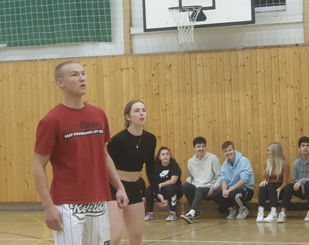 OHLÉDNUTÍ ZA STUDENTSKÝM ŽIVOTEM NA DOMOVĚ MLÁDEŽE NAŠÍ ŠKOLY SLOVEM I OBRAZEM OHLÉDNUTÍ ZA STUDENTSKÝM ŽIVOTEM NA DOMOVĚ MLÁDEŽE NAŠÍ ŠKOLY SLOVEM I OBRAZEM