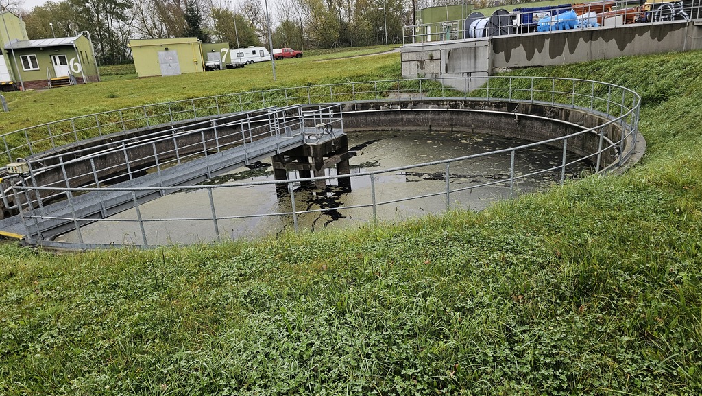 STRAKONICKÁ ČISTIČKA STRAKONICKÁ ČISTIČKA