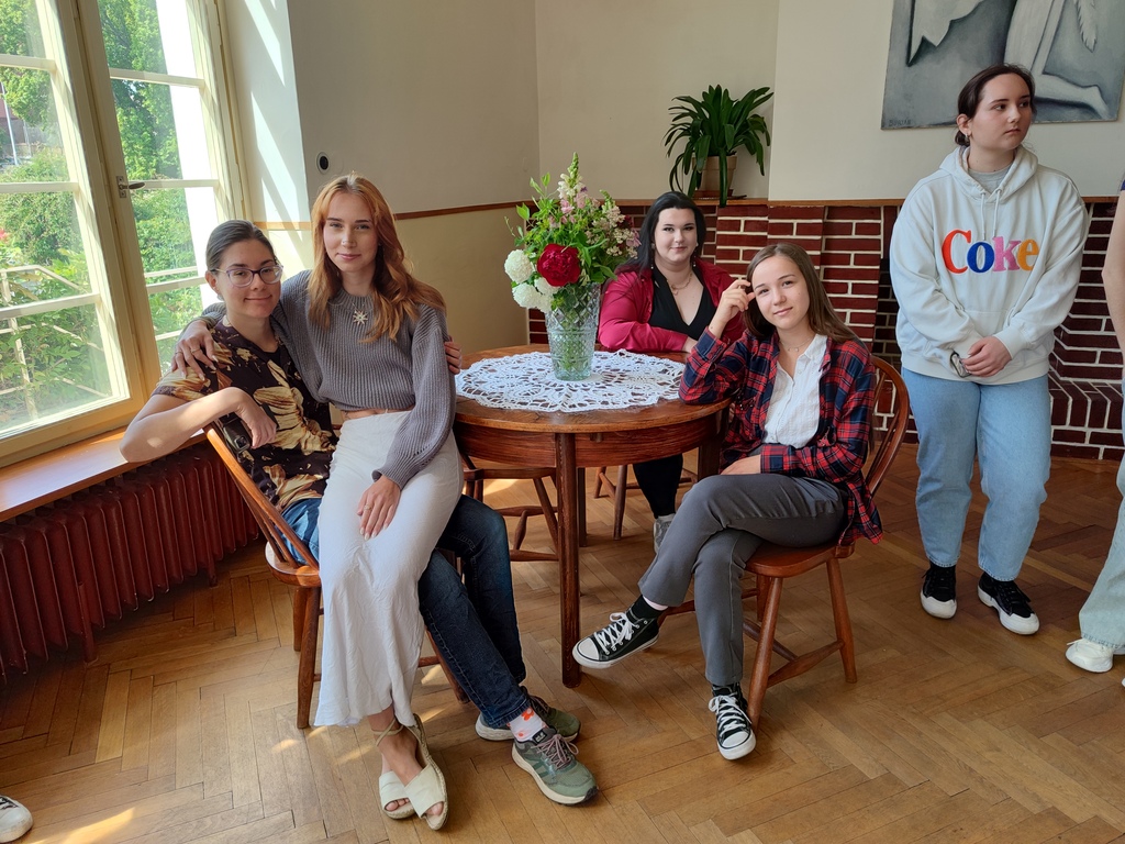 DI3. V PRAŽSKÝCH INTERIÉRECH DI3. V PRAŽSKÝCH INTERIÉRECH
