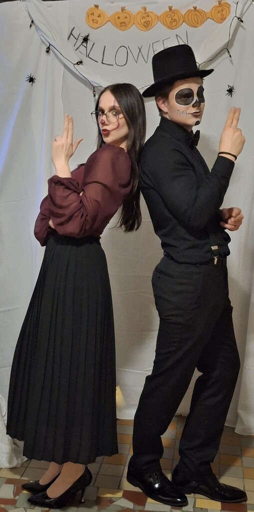 HALLOWEEN MOVIE NIGHT