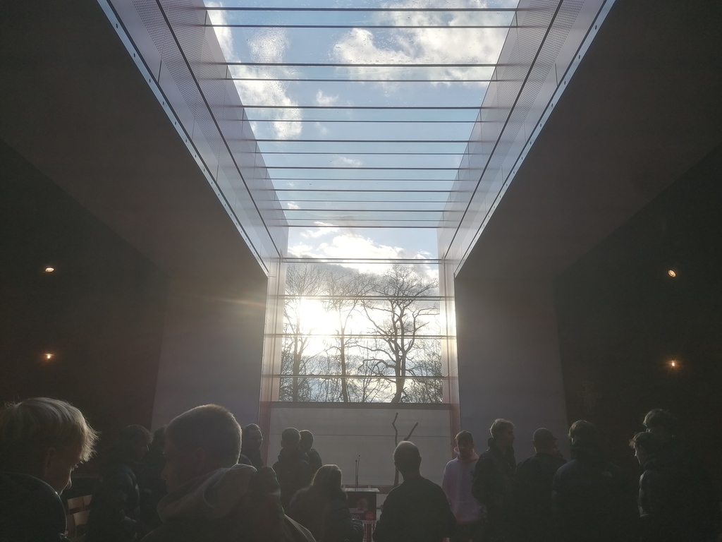 JINÝ KRAJ, JINÝ MRAV