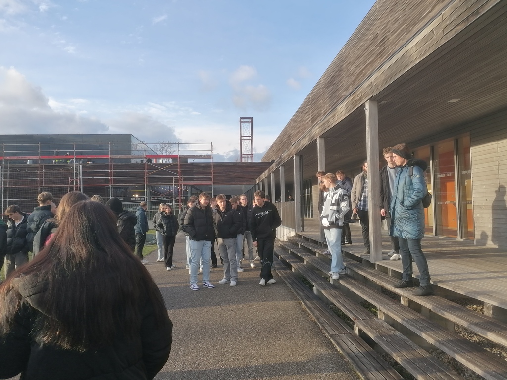 JINÝ KRAJ, JINÝ MRAV