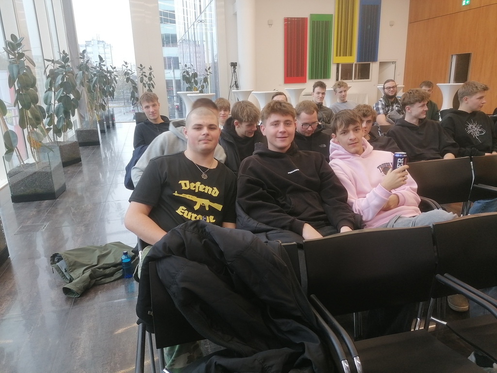 JINÝ KRAJ, JINÝ MRAV