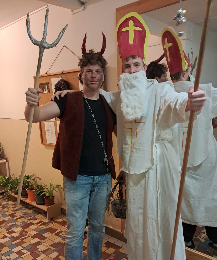 MIKULÁŠSKÁ INVAZE NA DM.