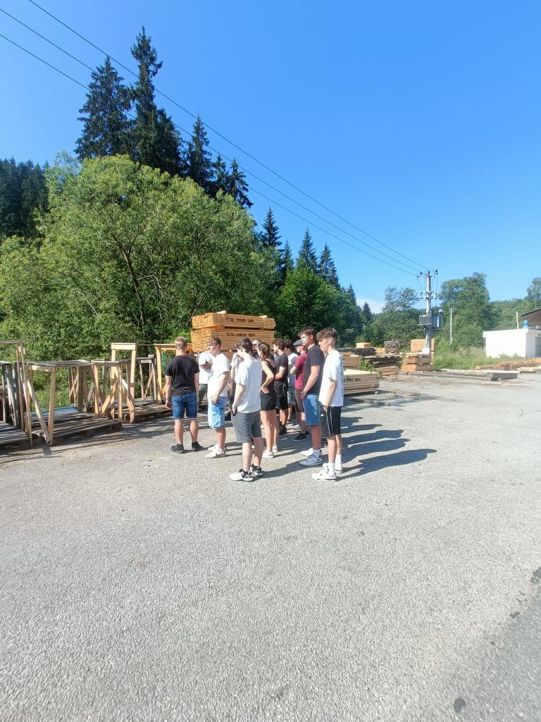 ZÁBAVA I ODBORNOST