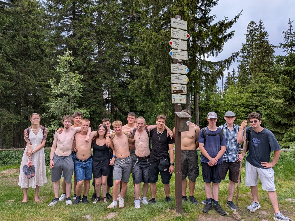 ZÁBAVA I ODBORNOST