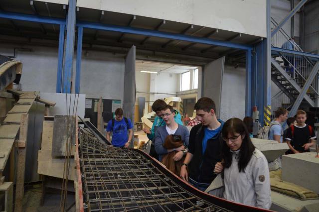 Strakon CZ a vlakové nádraží ve Strakonicích Strakon CZ a vlakové nádraží ve Strakonicích